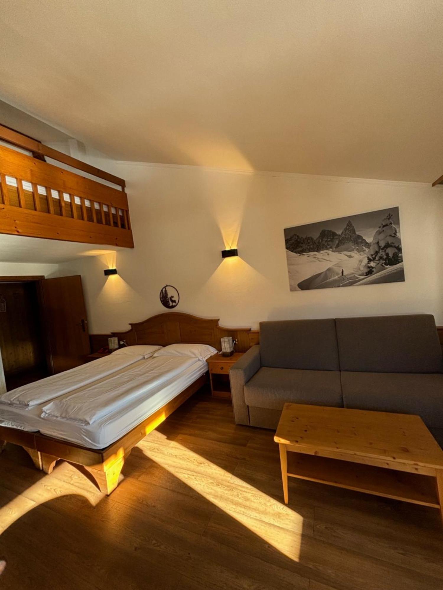 Hotel San Martino Сан Мартино ди Кастроза Екстериор снимка