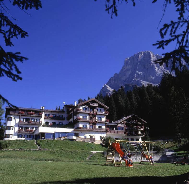 Hotel San Martino Сан Мартино ди Кастроза Екстериор снимка